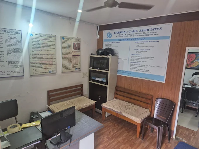 Reception and waiting area at Cardiac Care Associates in Bhopal, displaying cardiology services and patient seating at the best cardiac care centre in Bhopal.
